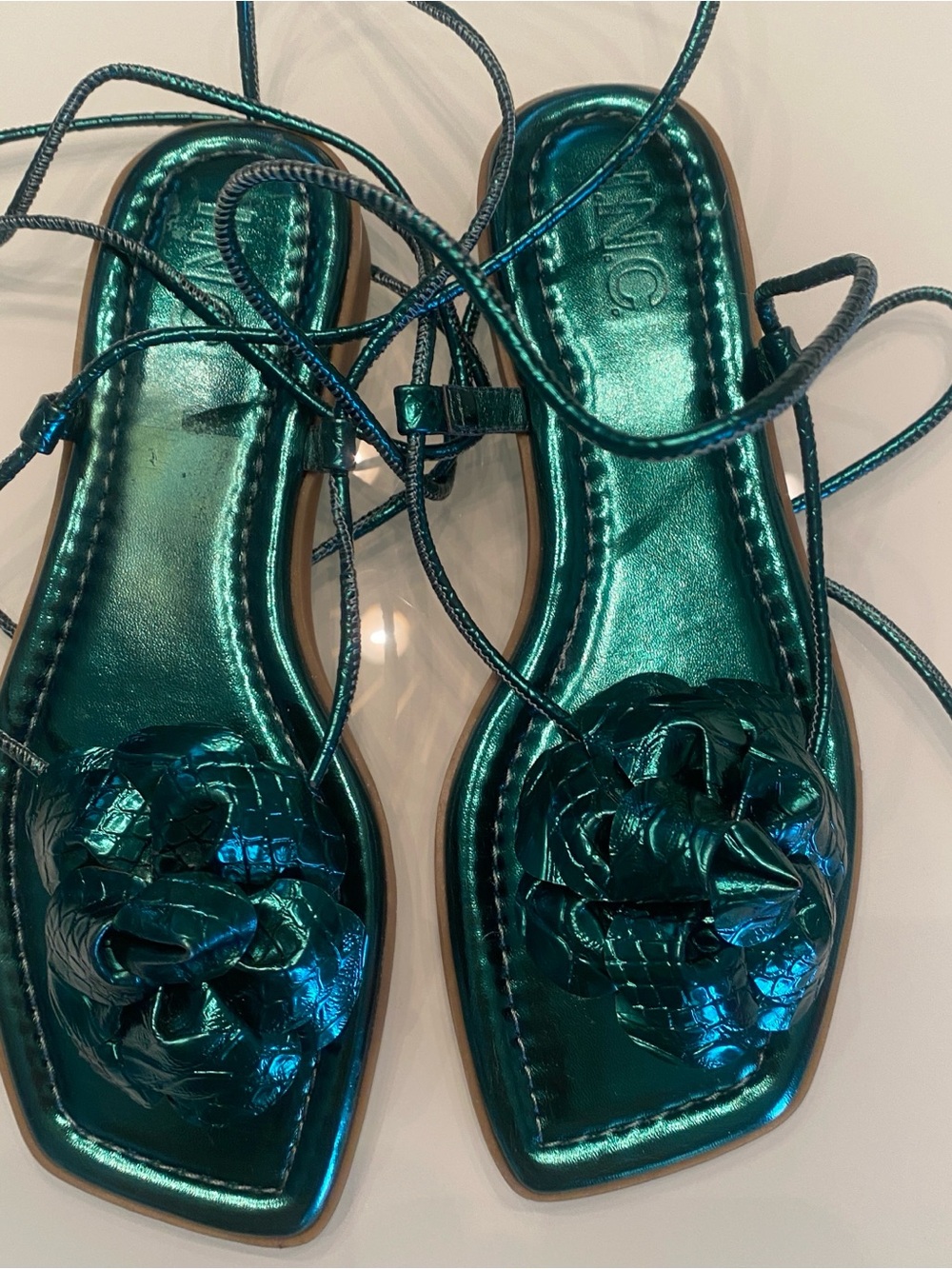 NWOT INC International Concepts Gilma Metallic Emerald Green Flower Lace-Up Sand